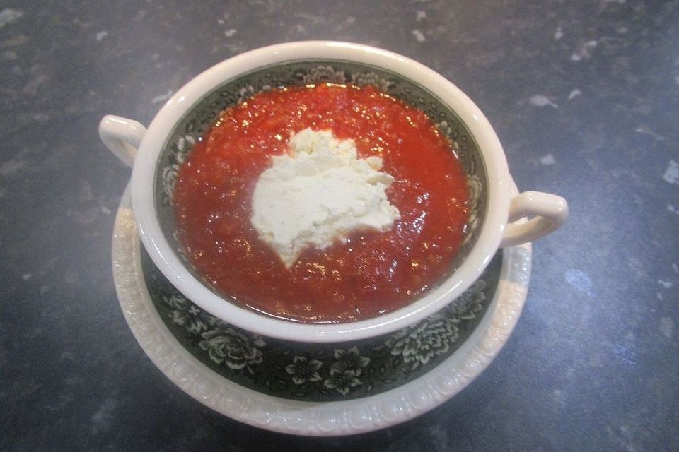 Tomaten-Basilikum-Cremesuppe