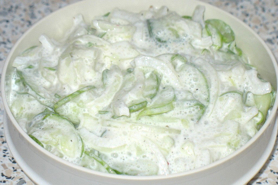 Schwäbischer Gurkensalat