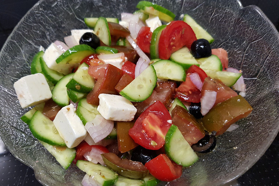 Hirtensalat mit Feta-Käse