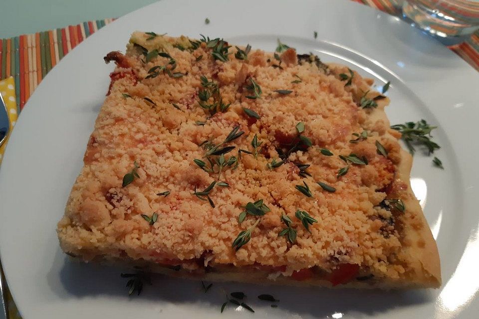 Gemüsekuchen mit Parmesanstreusel