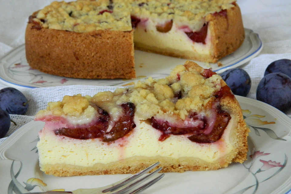 Zwetschgen-Käsekuchen mit Streuseln