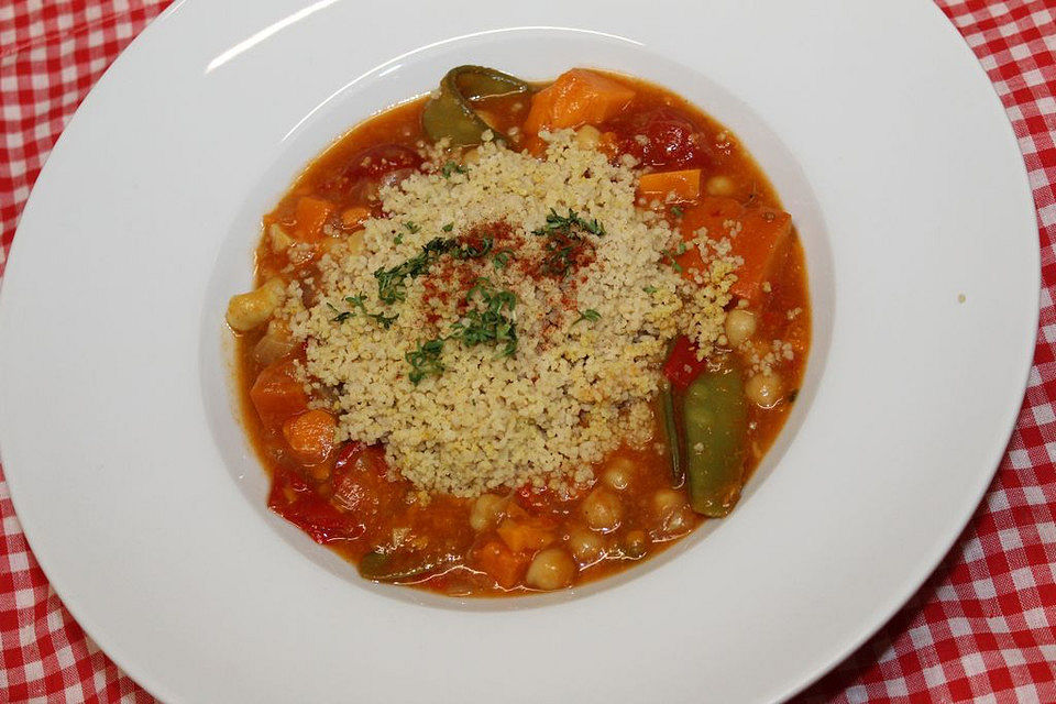 Veganes Süßkartoffelcurry mit Couscous