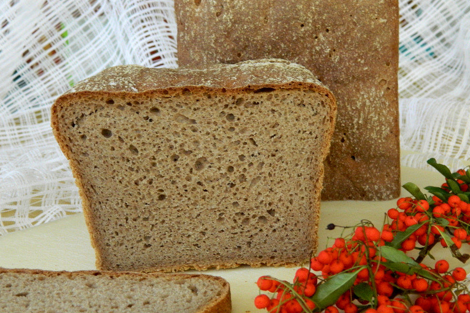 Roggenvollkornbrot mit Joghurt