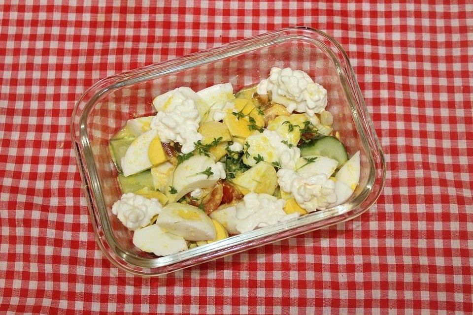 Bunter Frischkäse-Eier-Salat