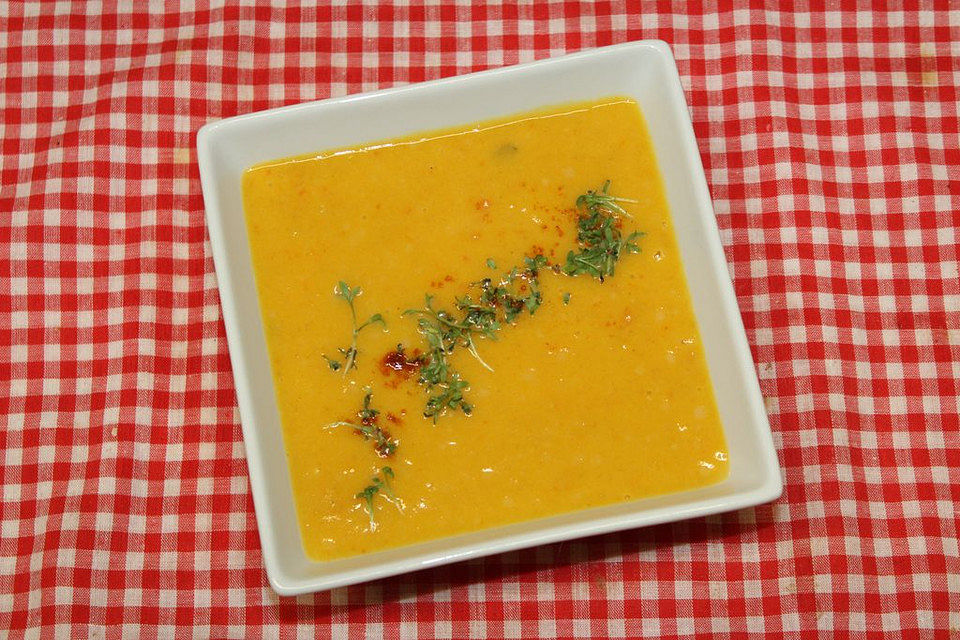 Einfache Kartoffel-Kürbiscremesuppe