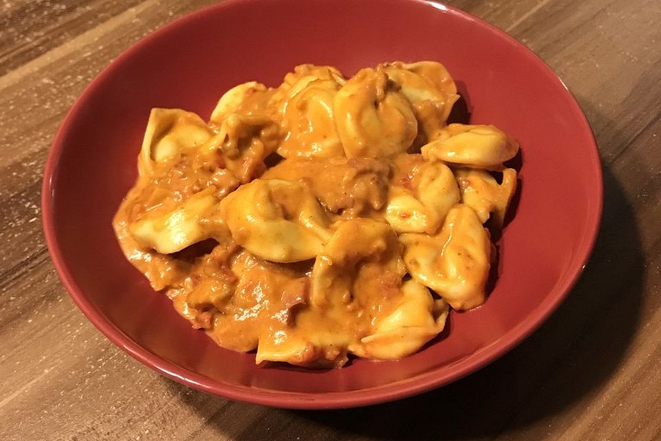 Vorweihnachtliches Tortellini-Gericht