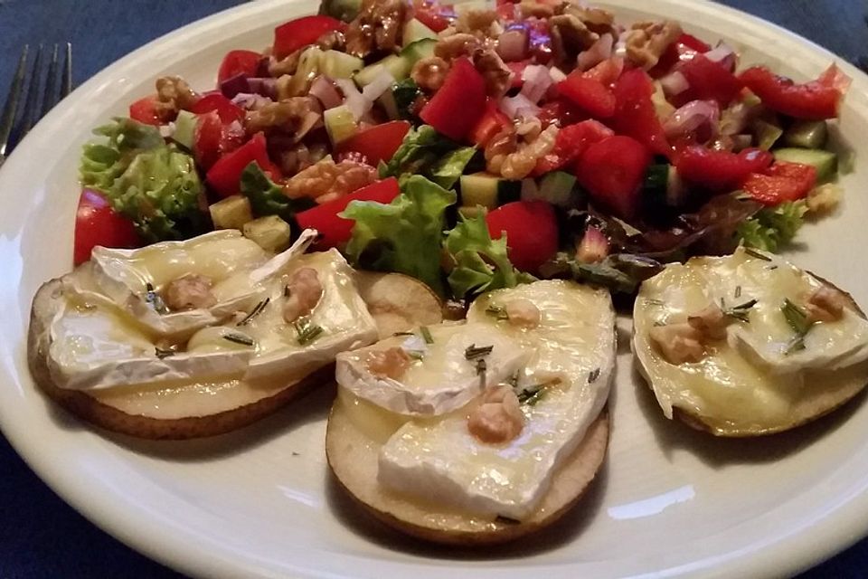 Überbackener Camembert auf Birne