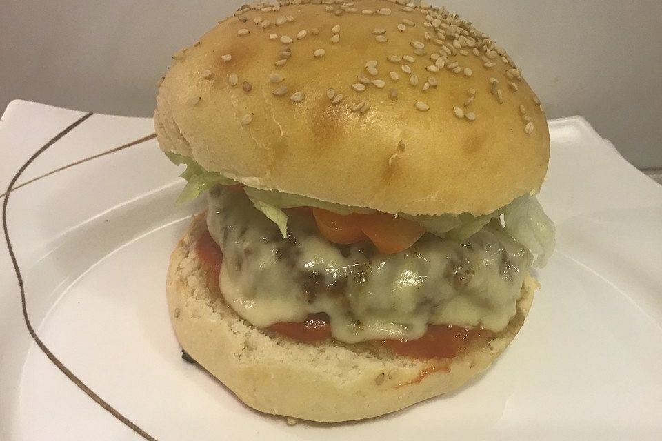 Cheeseburger mit Honigzwiebeln