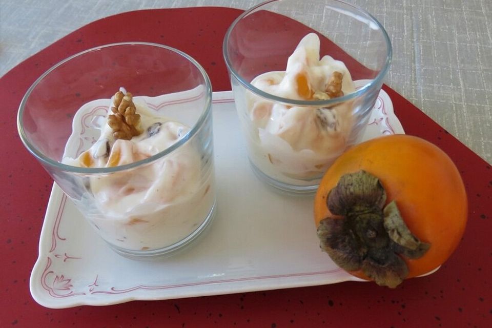 Kaki-Rosinen-Dessert