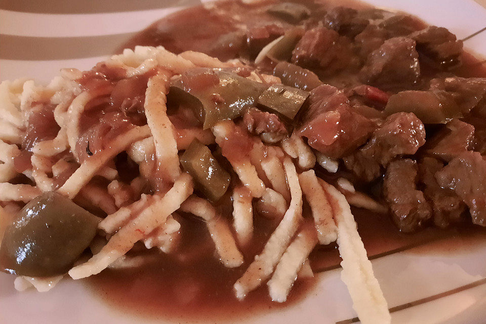 Traditionelles ungarisches Gulasch - "Gulyás"