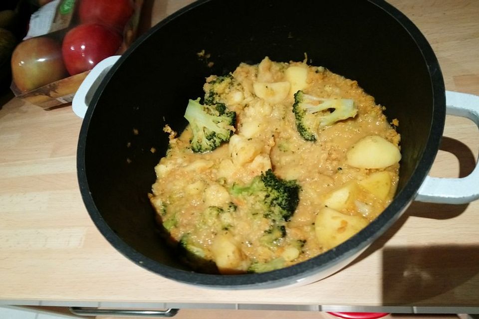 Kartoffelcurry mit Linsen