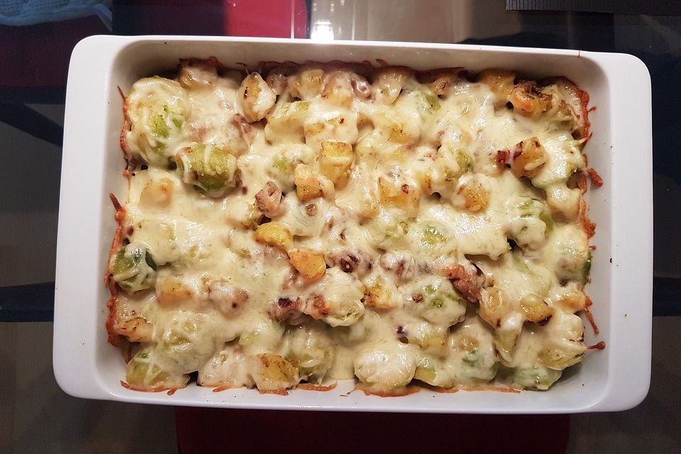 Gratinierte Rosenkohl-Kartoffel-Pfanne