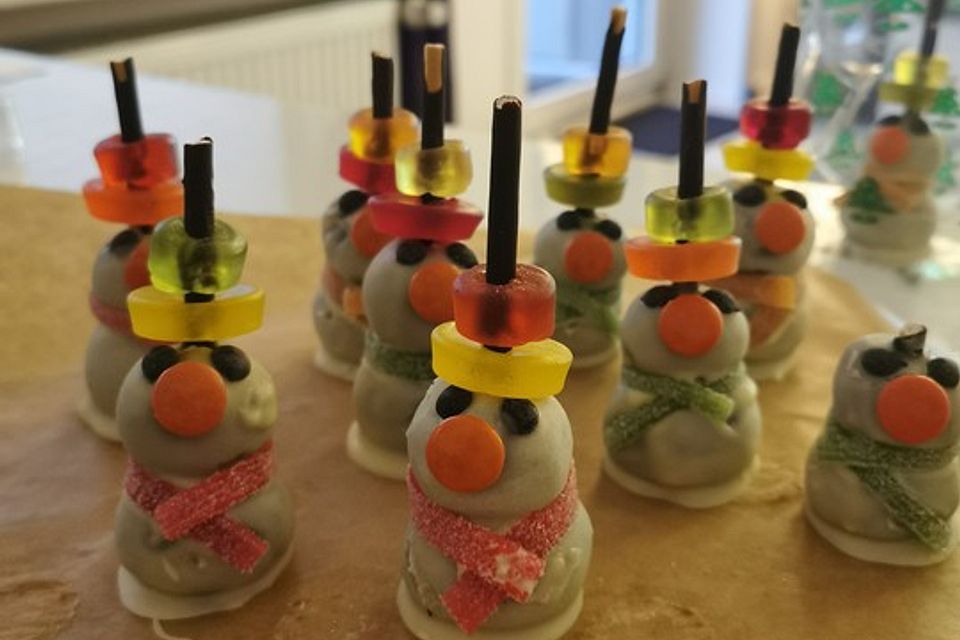 Schneemänner-Cakepops