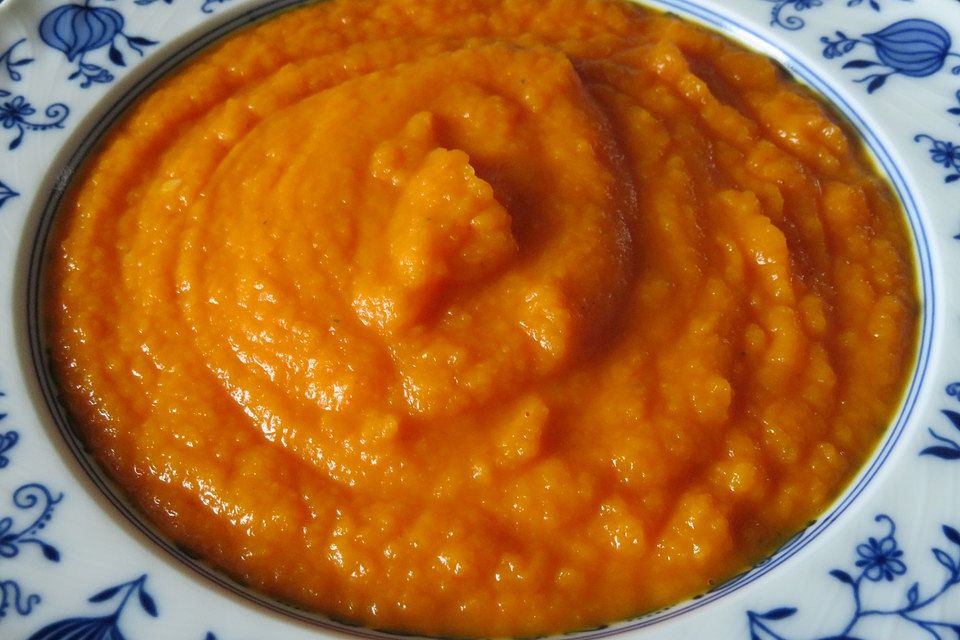 Karottensuppe mit Ajvar