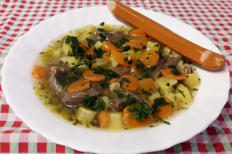 Kartoffelsuppe mit Rindfleisch