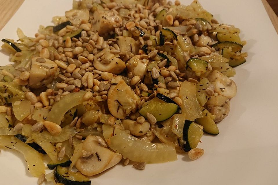 Kernige Fenchel-Zucchini-Champignonpfanne