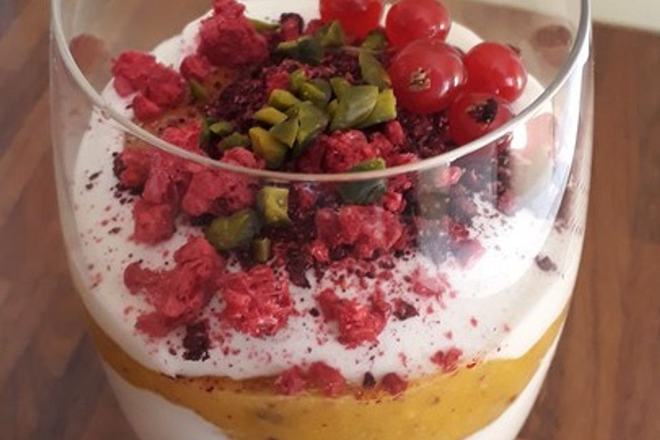 Mango-Cremedessert mit Joghurt