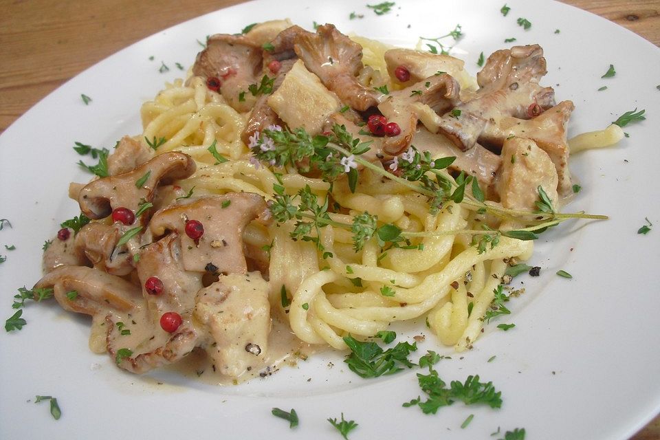 Rahm-Pfifferlinge mit Spätzle