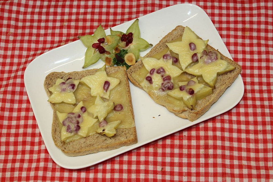 Karambole-Granatapfel-Preiselbeer-Toast