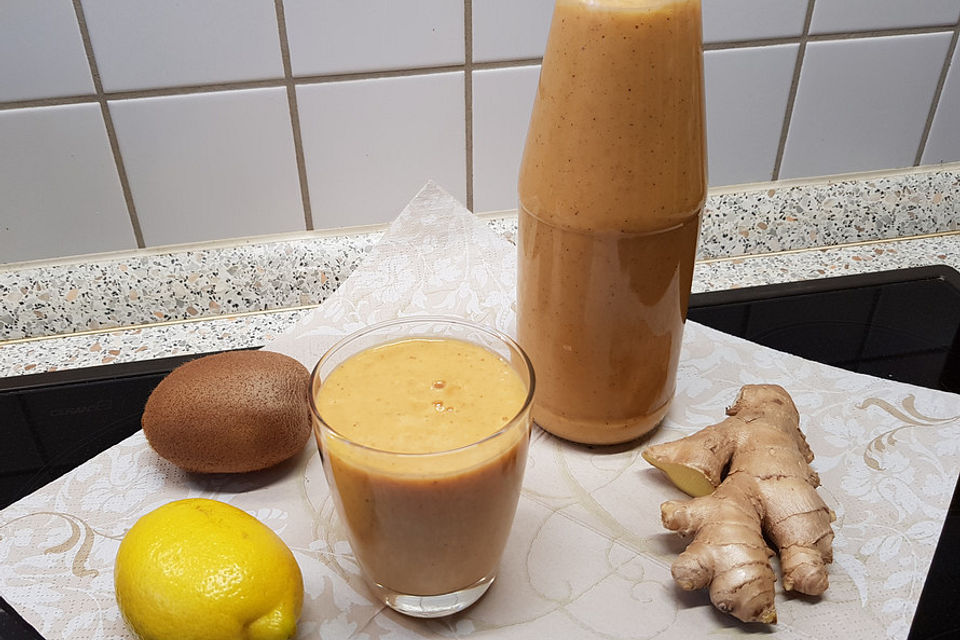 Ingwer-Kurkuma-Fruchtsmoothie