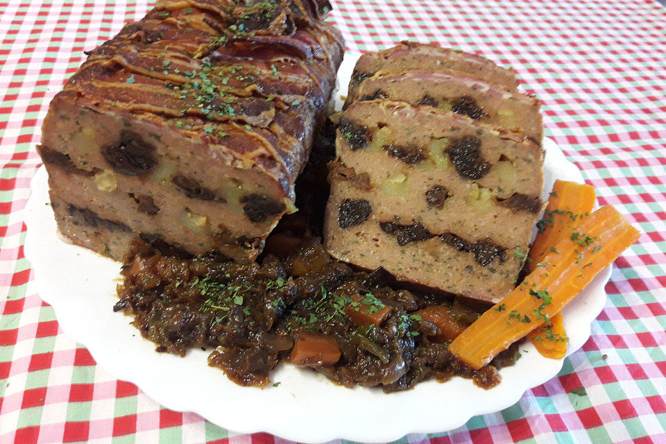 Gefüllter Hackbraten mit Backpflaumen