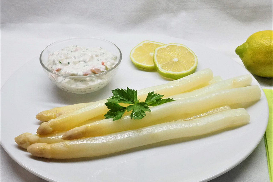 Spargel mit Kräutersoße