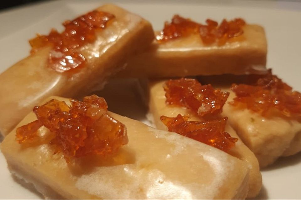 Limetten-Shortbread mit Salzkaramellsplittern