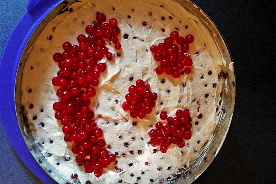 Johannisbeerkuchen mit Bananen