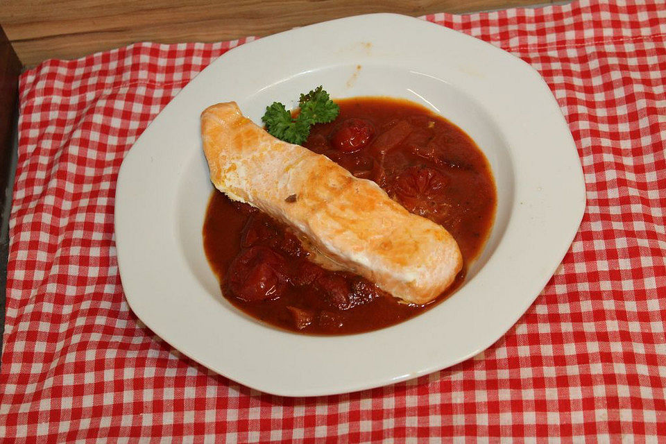 Tomatensoße zu Fisch