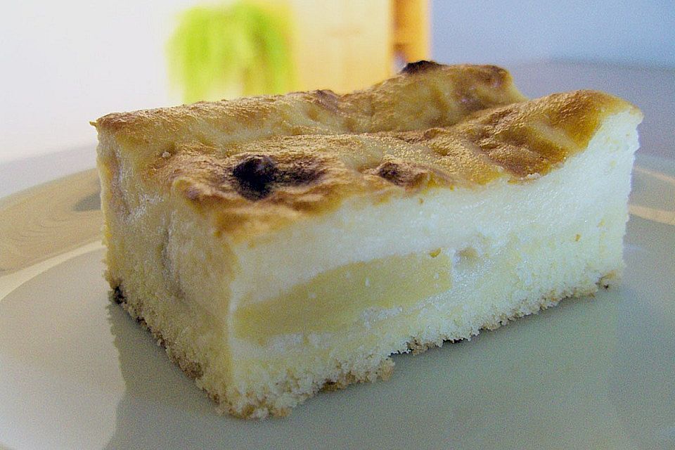 Apfelkuchen mit Marzipanguss