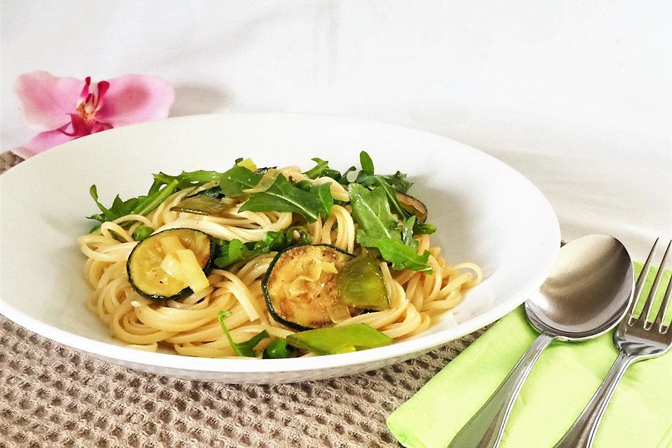 Spaghetti-Gemüse mit Parmesan