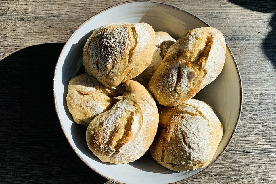 Knusprige schnelle Brötchen