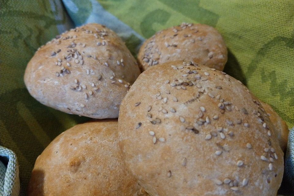 Schnelle Dinkelbrötchen fürs Frühstück