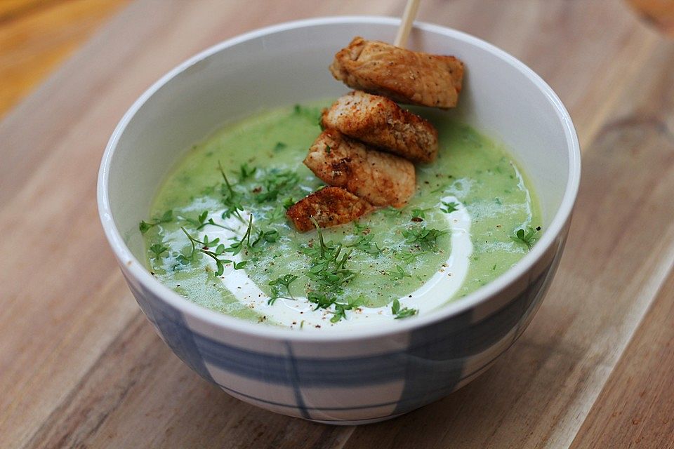 Rucola-Kartoffelsuppe mit Hähnchenbrustfilet