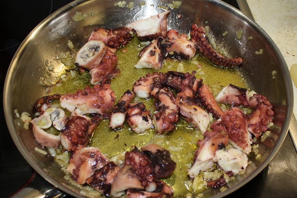 Pulpo in Knoblauchöl