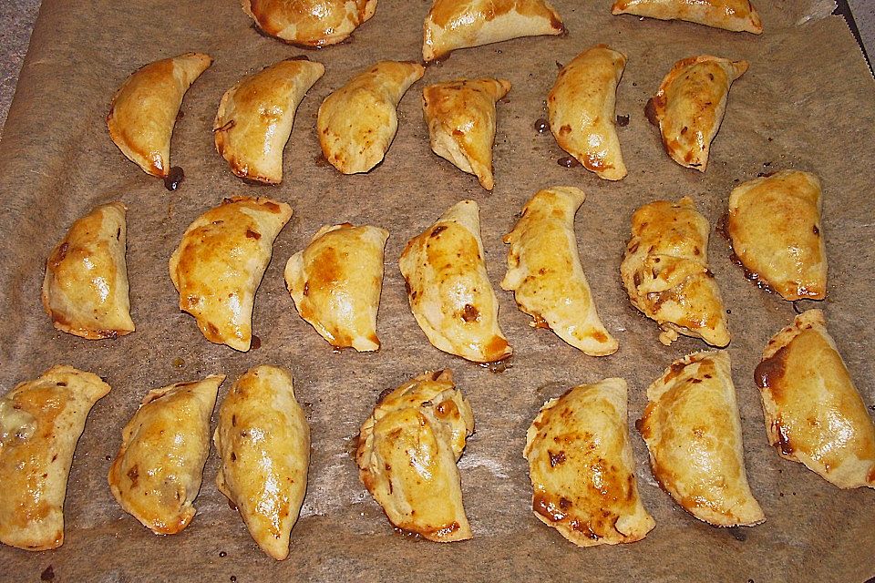 Piroggen mit Spitzkohl