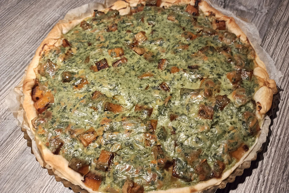 Kürbisquiche mit Grüner Soße