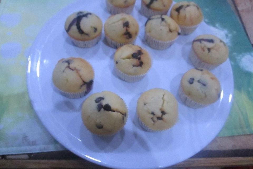 Kirschmuffins mit Schokoladenstückchen