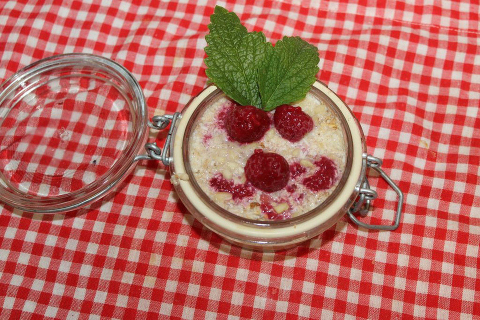 Himbeer-Mandel Overnight Oats