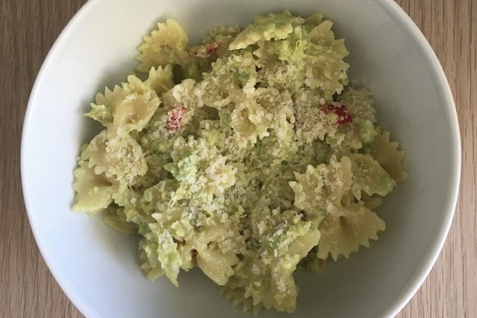 Paulas Avocado-Pasta