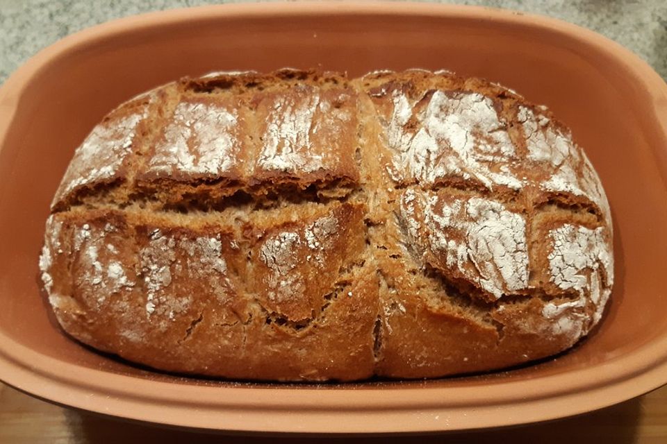 Krustenbrot aus dem Römertopf