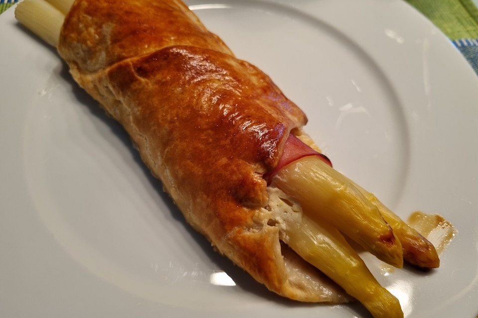 Spargel-Blätterteig-Taschen