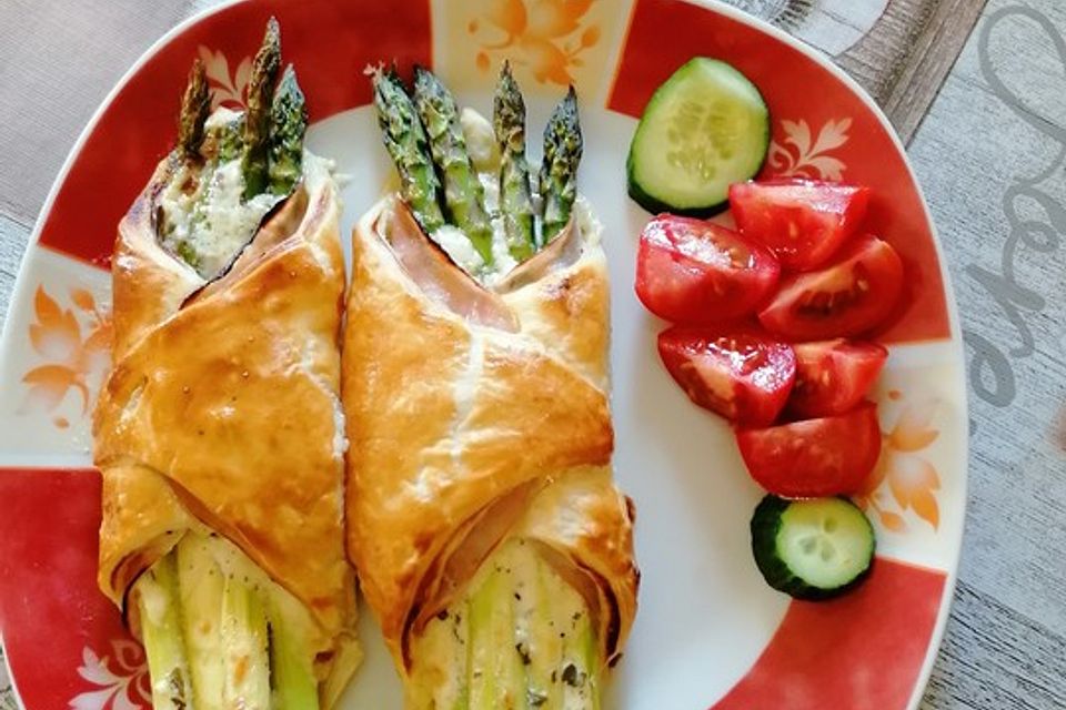 Spargel-Blätterteig-Taschen