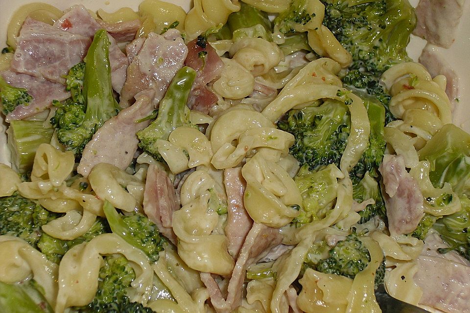 Sahne - Broccoli - Nudeln