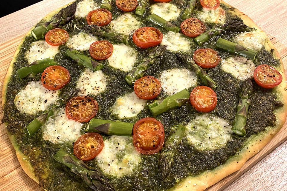 Bärlauchpesto-Pizza