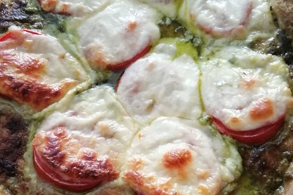 Bärlauchpesto-Pizza