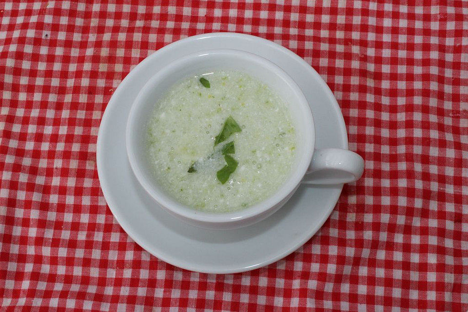 Kalte Gurkensuppe