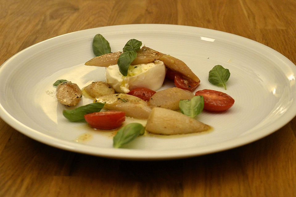 Burrata mit gebratenem Spargel