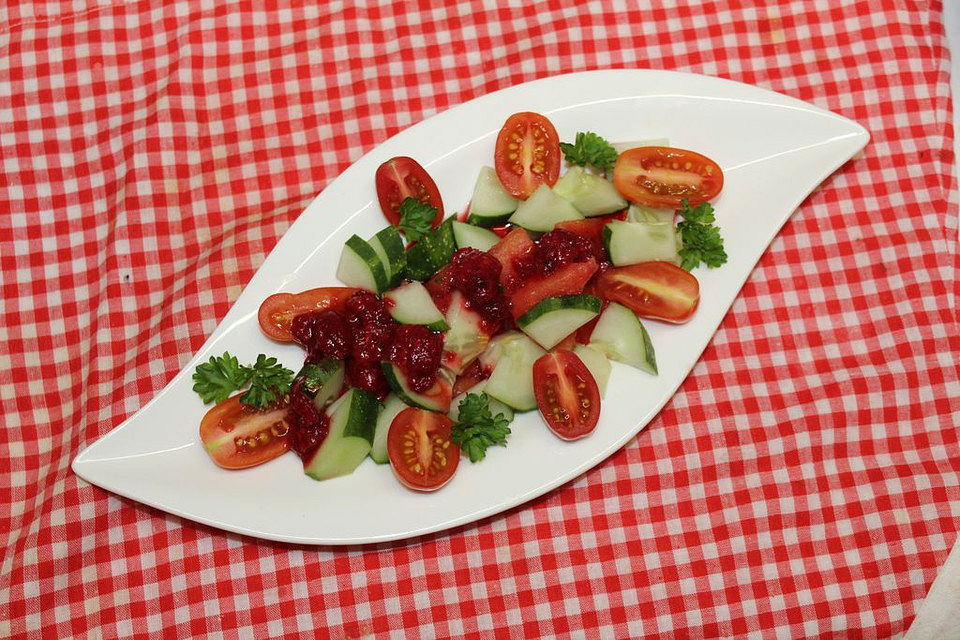 Gurken-Tomaten-Melonen-Salat