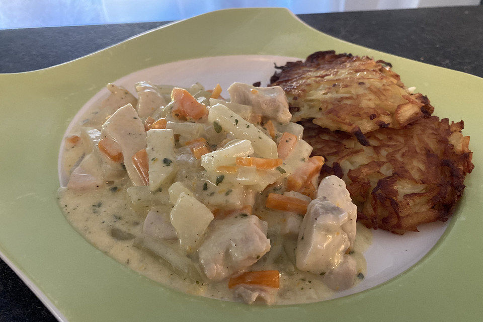 Hähnchenragout mit Kartoffelpuffern